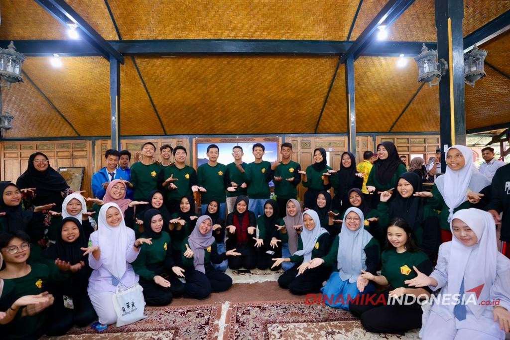 $rows[judul]